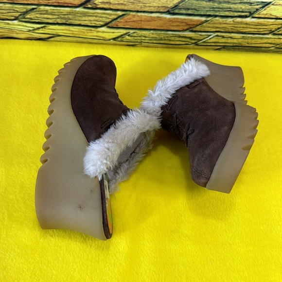 Emergency Exit clogs mules - Picture 4 of 8